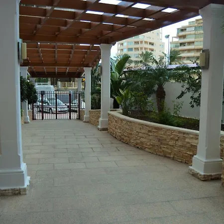 Апартаменты Playa De Oro 2 Кальпе